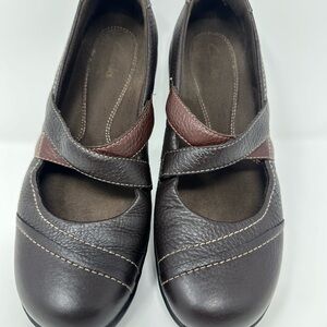 Clarks Bendables Women Size 8.5 M Brown Leather Mary Jane Flats